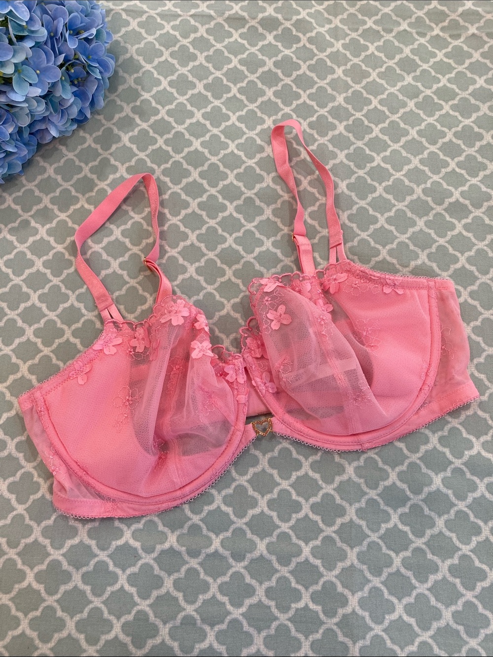 Victoria’s Secret Dream Angels Unlined Pretty Petals Appliqué Heart Charm 40D